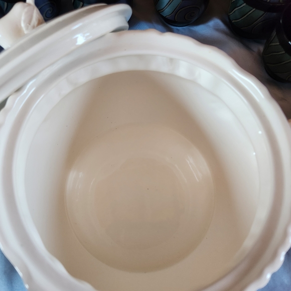 Beautiful Vintage Japan White Tureen - Picture 4 of 8